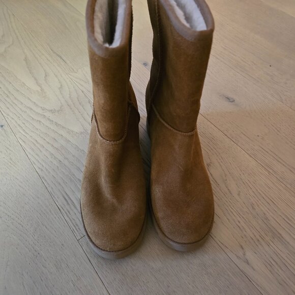 UGG classic femme short boot - Picture 2 of 5